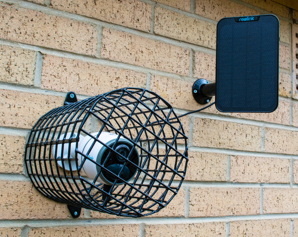 Reolink Go & Solar Panel with Protective Cage